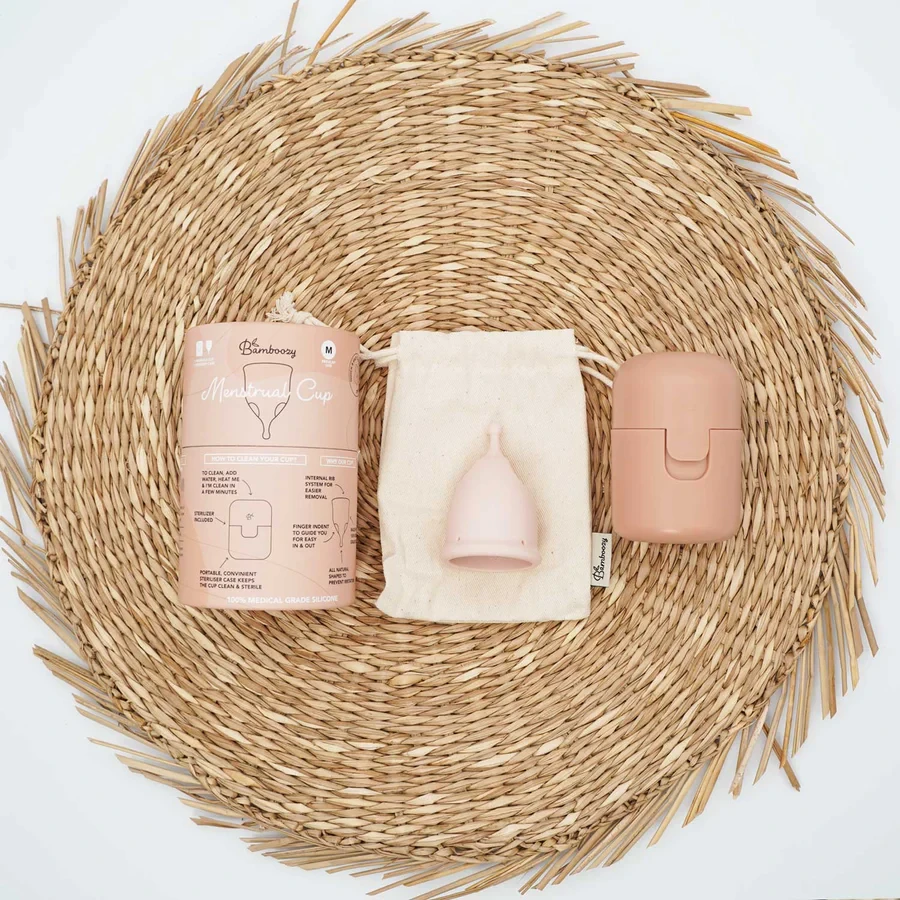 Menstruacinės taurelės ir sterilizatoriaus rinkinys BAMBOOZY, 1 vnt (S dydis)