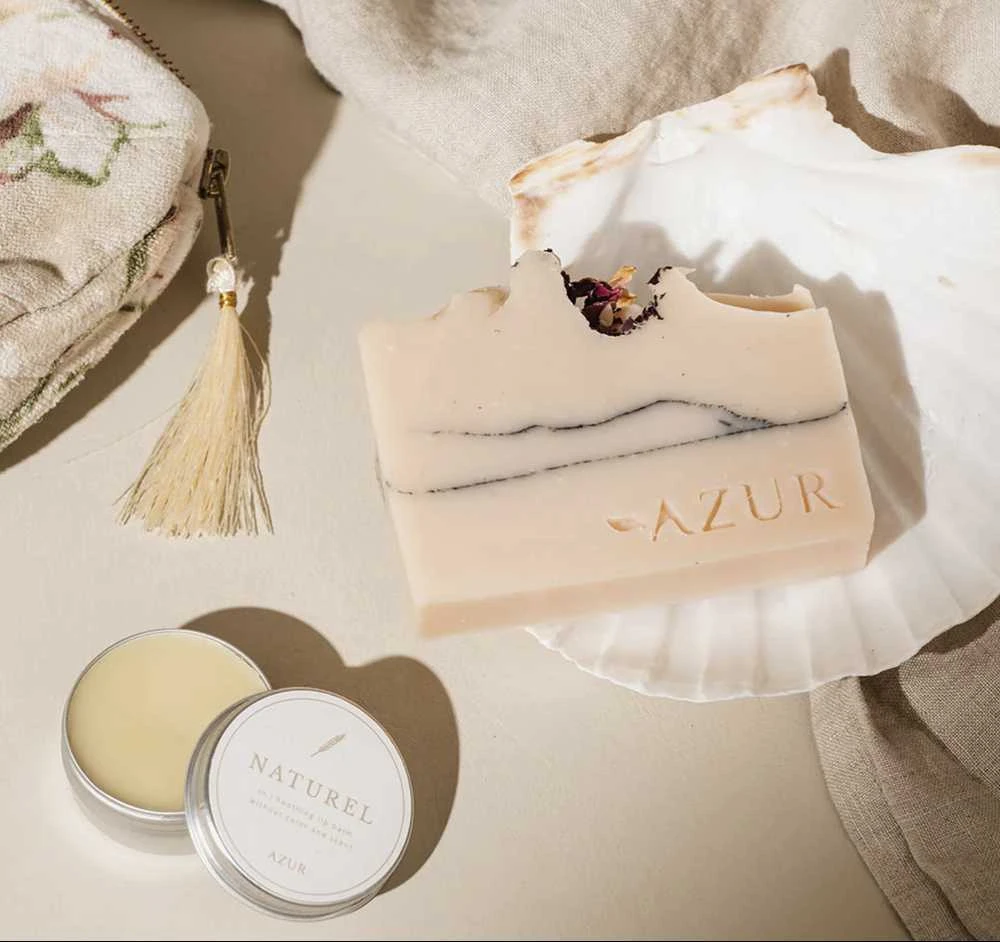 Grandininis pjūklas Natūralus muilas kūnui su pelargonijų ir greipfrutų eteriniais aliejais AZUR NATURAL, 100 g