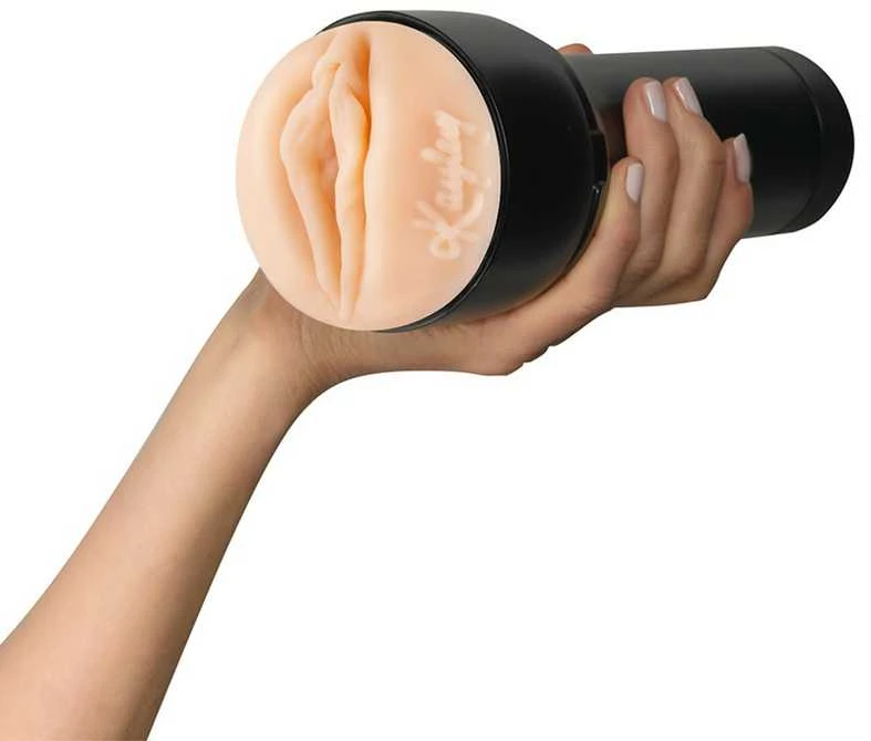 Kiiroo Pajuskite Kayley Gunner PBC