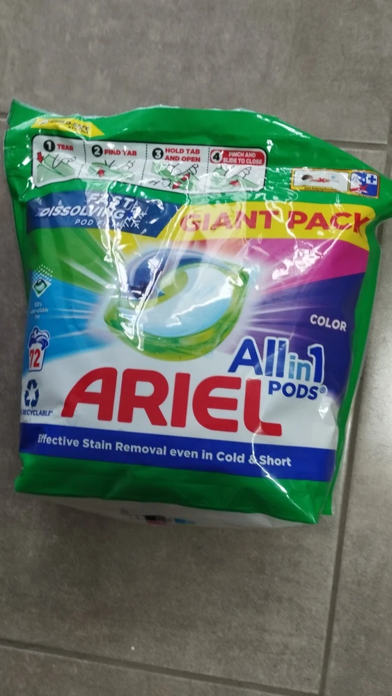 Skalbimo kapsulės Ariel Color, 72vnt