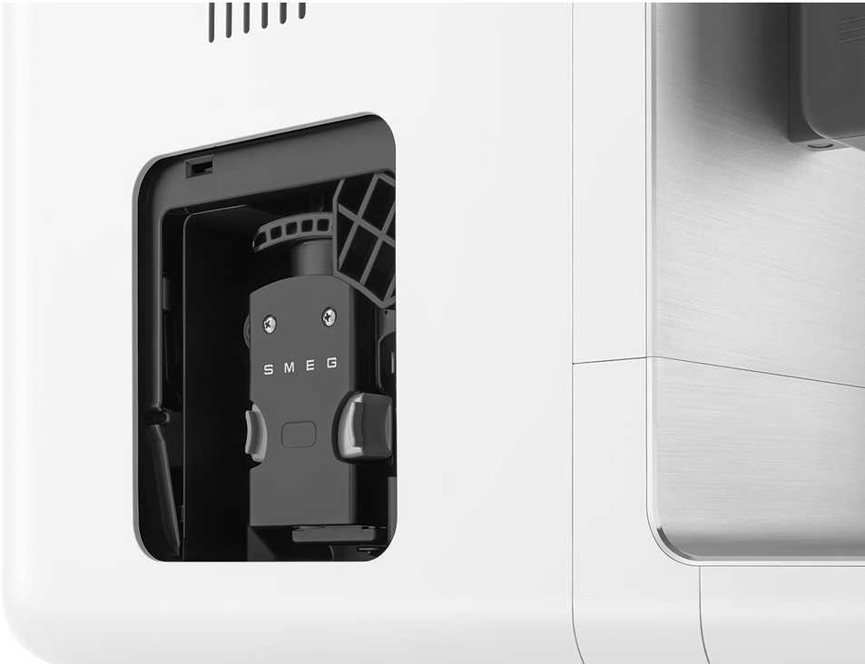 Automatinis kavos aparatas Smeg BCC13WHMEU, baltas
