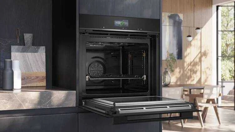 Įmontuojamoji orkaitė su garų funkcija Bosch HSG958DB1S