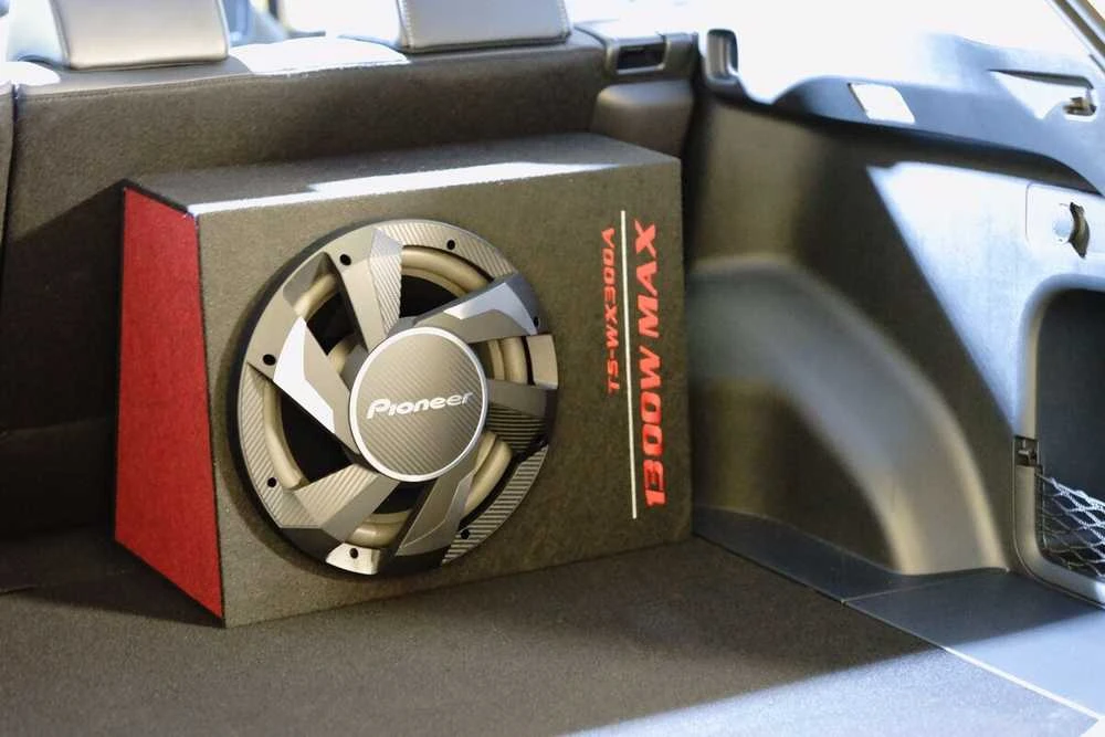 Pioneer TS-WX300A 30 cm ilgio aktyvusis žemųjų dažnių garsiakalbis 1300 W