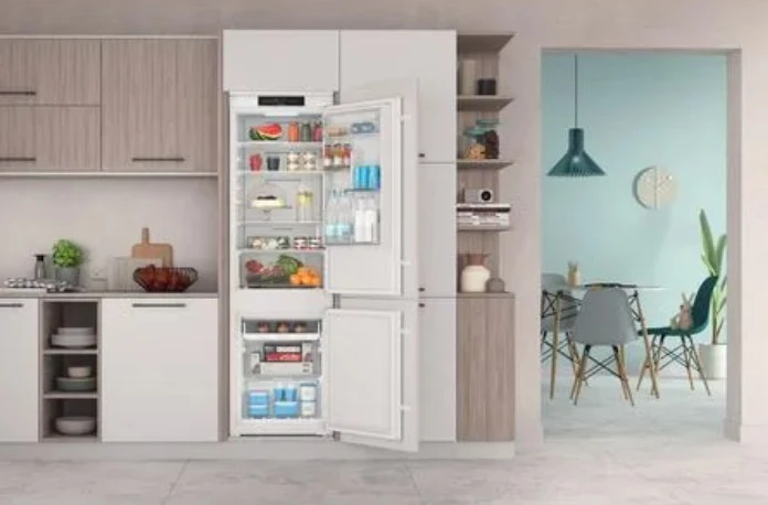 Įmontuotas Šaldytuvas - Indesit T311 250 L Baltas