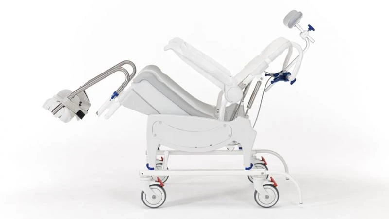 Dhcare Dušo vežimėlis, atlenkiamas INVACARE Aquatec Dual VIP Ergo