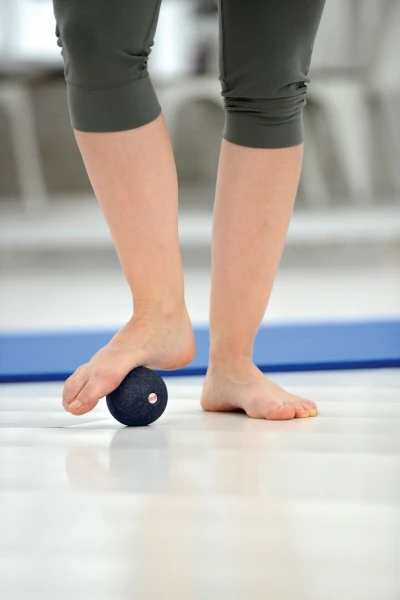 SISSEL® Myofascia kamuoliukas, 8 cm, juodos spalvos