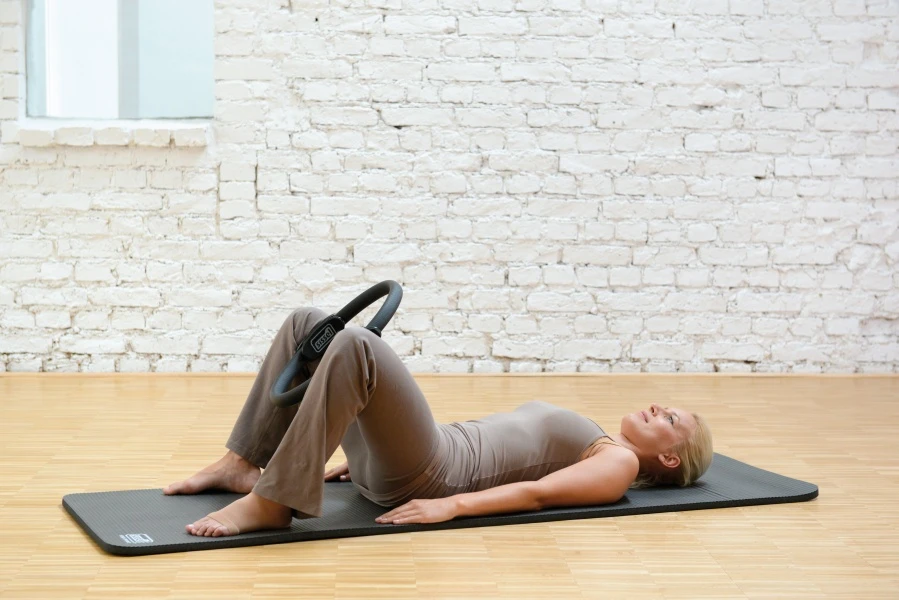 SISSEL® Pilates žiedas, 38 cm, juodas