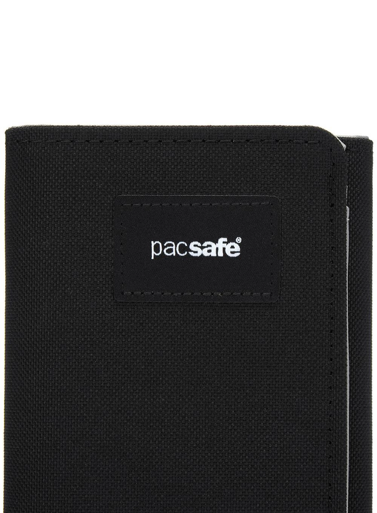 „Pacsafe“ RFID sulankstoma piniginė – juoda