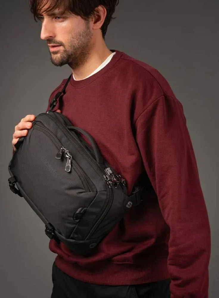 Pacsafe EXP 12 Sling juoda