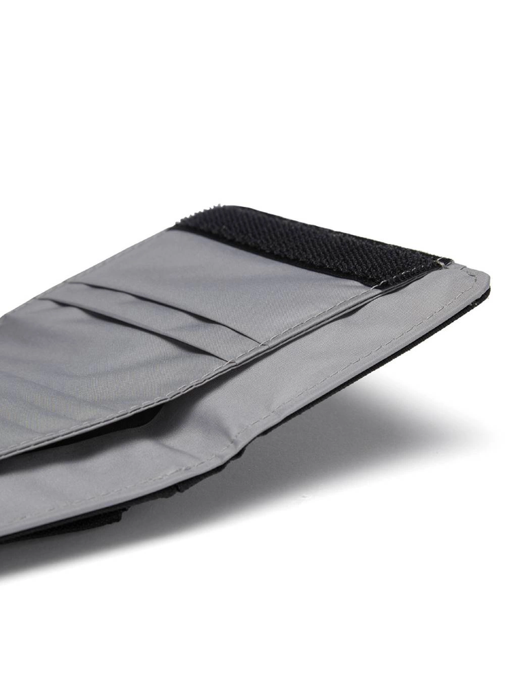 „Pacsafe“ RFID sulankstoma piniginė – juoda