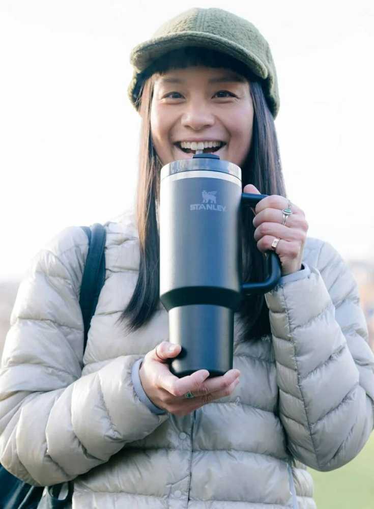 Gertuvė Stanley Quencher H2.O Tumbler 1.18L - Juoda Tonal