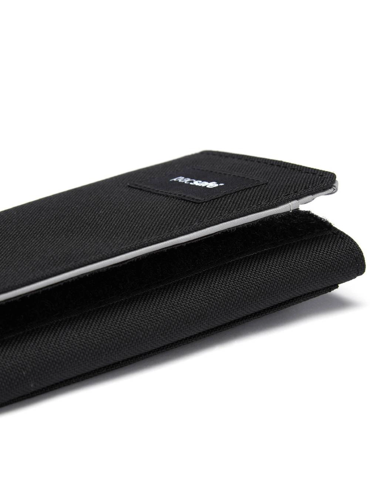 „Pacsafe“ RFID sulankstoma piniginė – juoda