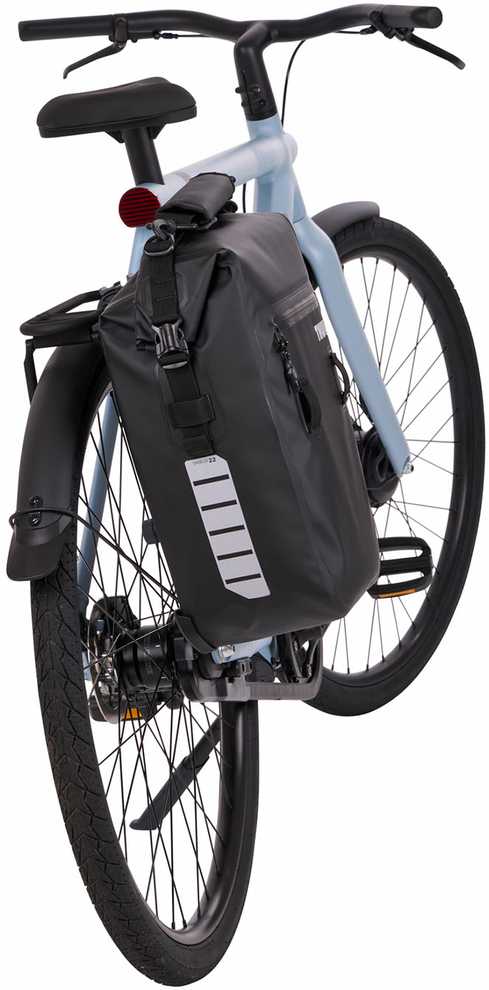 Krepšys ant bagažinės Thule Shield Pannier 22L juodas
