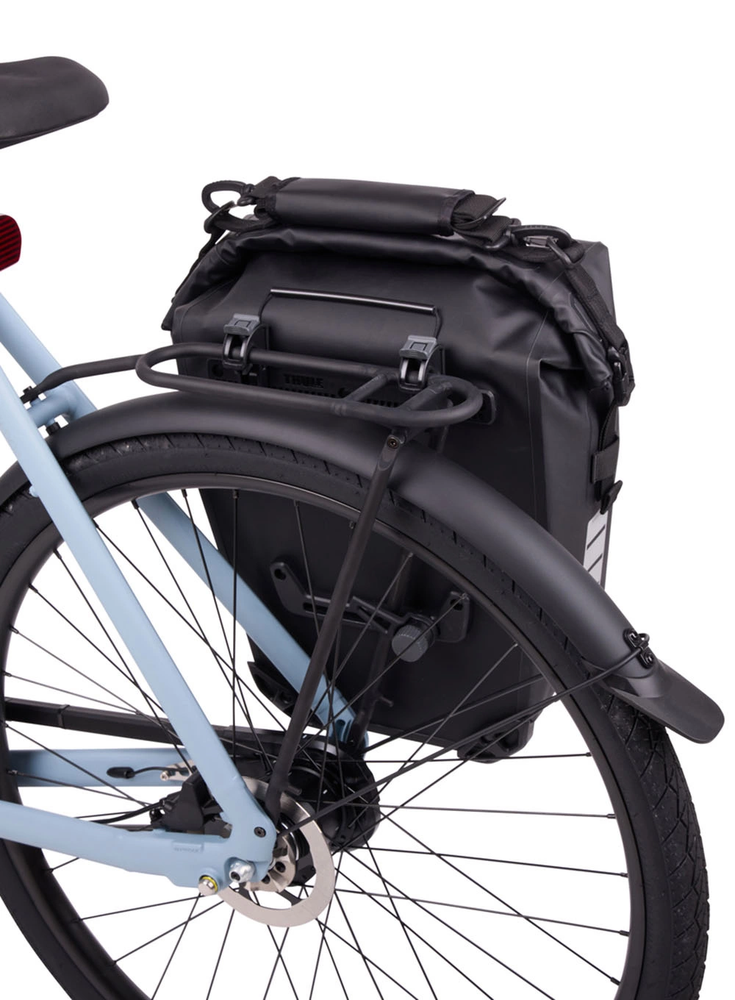 Krepšys ant bagažinės Thule Shield Pannier 22L juodas