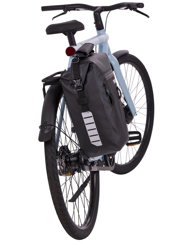 Krepšys ant bagažinės Thule Shield Pannier 22L juodas
