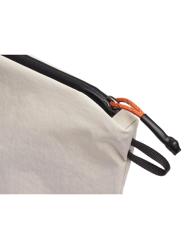 Cometic „Bellroy Lite Pouch Duo“ – dviejų kelionių organizatorių rinkinys (18 cm x 27 cm x 1,5 cm ir 8 cm x 23 cm x 6 cm) (pelenų spalvos)