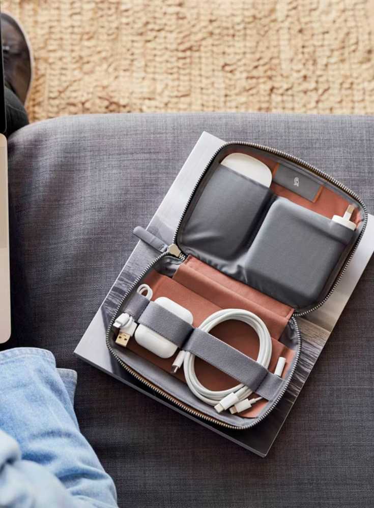 Skrzynkazdrewna „Bellroy Tech Kit Compact“ – mobiliųjų priedų organizatorius (bronzos spalvos)