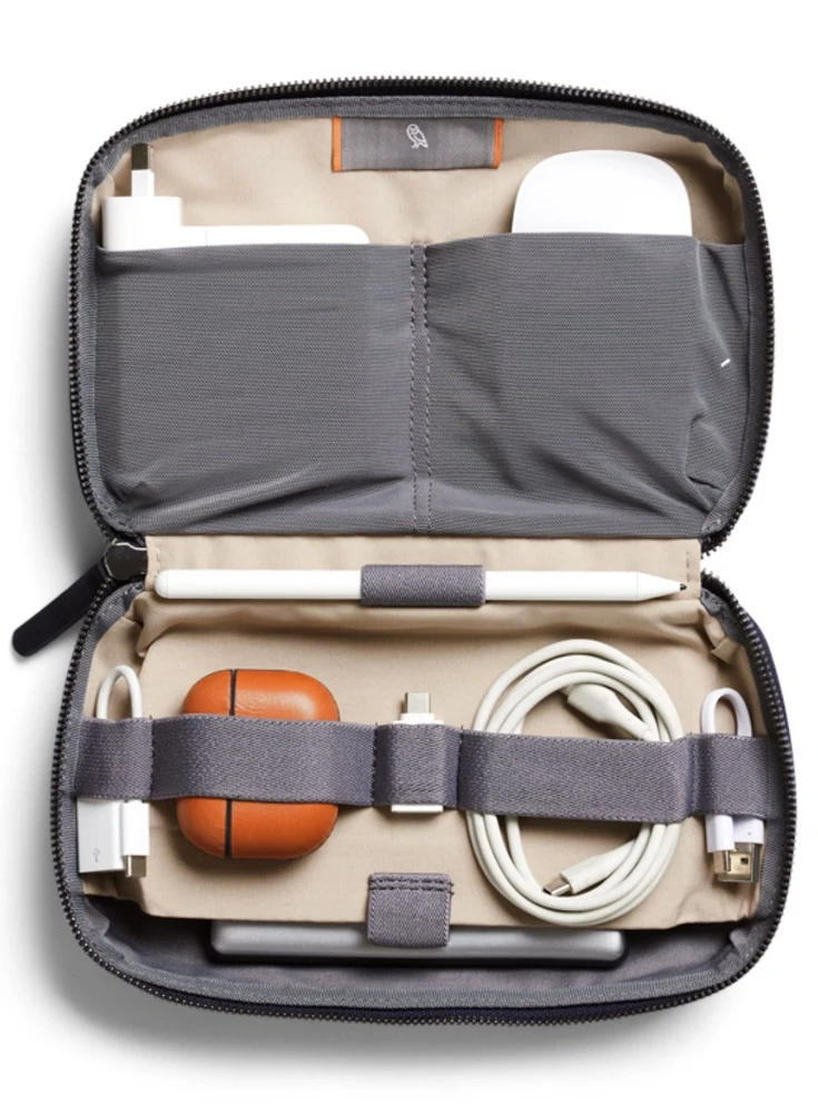 Bellroy Techninis rinkinys – mobiliųjų priedų organizatorius (tamsiai mėlynas)