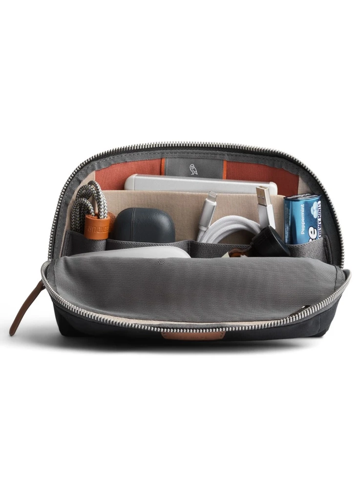 Bellroy Desk Caddy - organizer na priedai mobilne (slate)