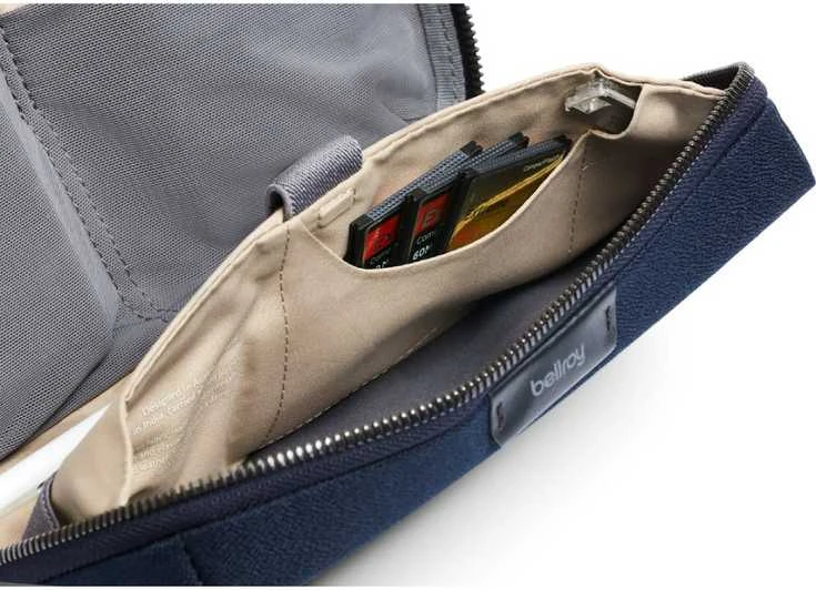 Bellroy Techninis rinkinys – mobiliųjų priedų organizatorius (tamsiai mėlynas)