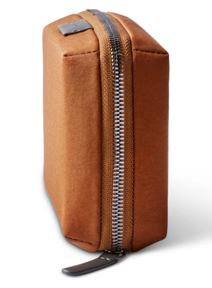 Skrzynkazdrewna „Bellroy Tech Kit Compact“ – mobiliųjų priedų organizatorius (bronzos spalvos)