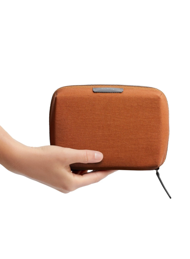 Skrzynkazdrewna „Bellroy Tech Kit Compact“ – mobiliųjų priedų organizatorius (bronzos spalvos)