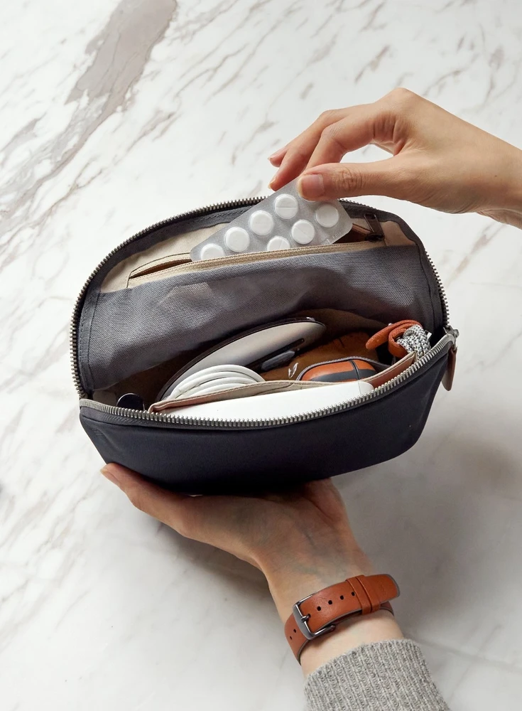 Bellroy Desk Caddy - organizer na priedai mobilne (slate)