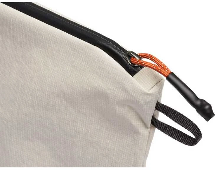Cometic „Bellroy Lite Pouch Duo“ – dviejų kelionių organizatorių rinkinys (18 cm x 27 cm x 1,5 cm ir 8 cm x 23 cm x 6 cm) (pelenų spalvos)