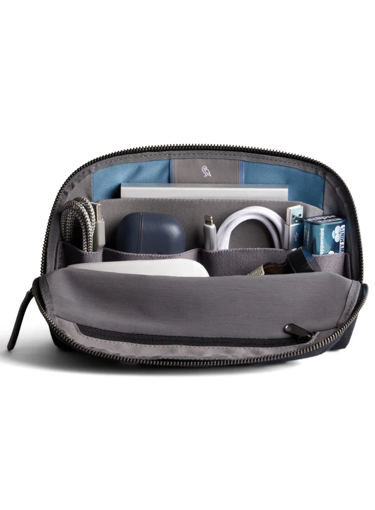 Skrzynkazdrewna „Bellroy Desk Caddy“ – mobiliųjų priedų organizatorius (juodas)