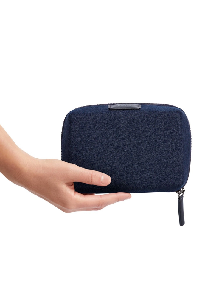 Bellroy Tech Kit Compact – mobiliųjų priedų organizatorius (tamsiai mėlynas)