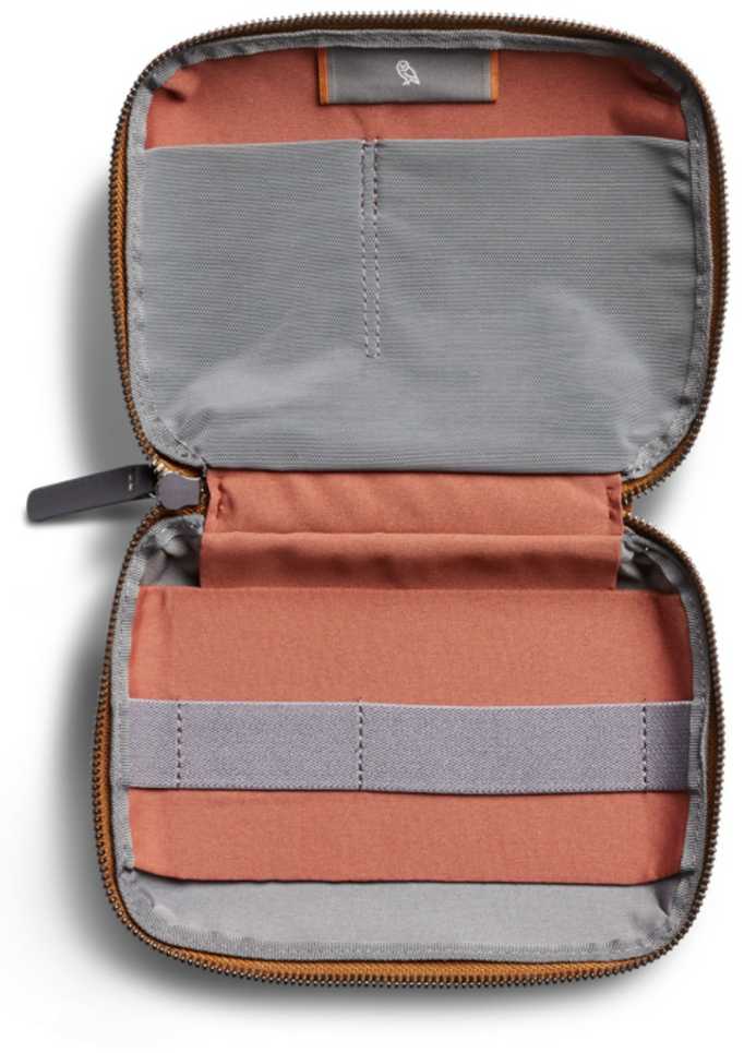 Skrzynkazdrewna „Bellroy Tech Kit Compact“ – mobiliųjų priedų organizatorius (bronzos spalvos)
