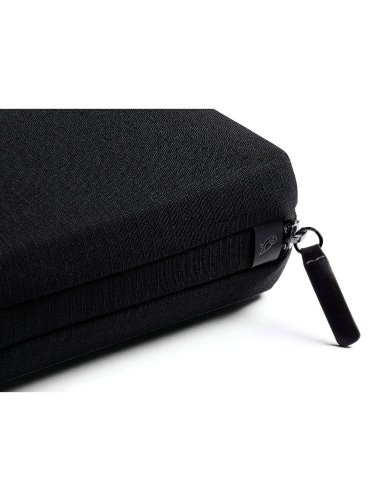 „Bellroy Tech Kit“ – mobiliųjų priedų organizatorius (juodas)
