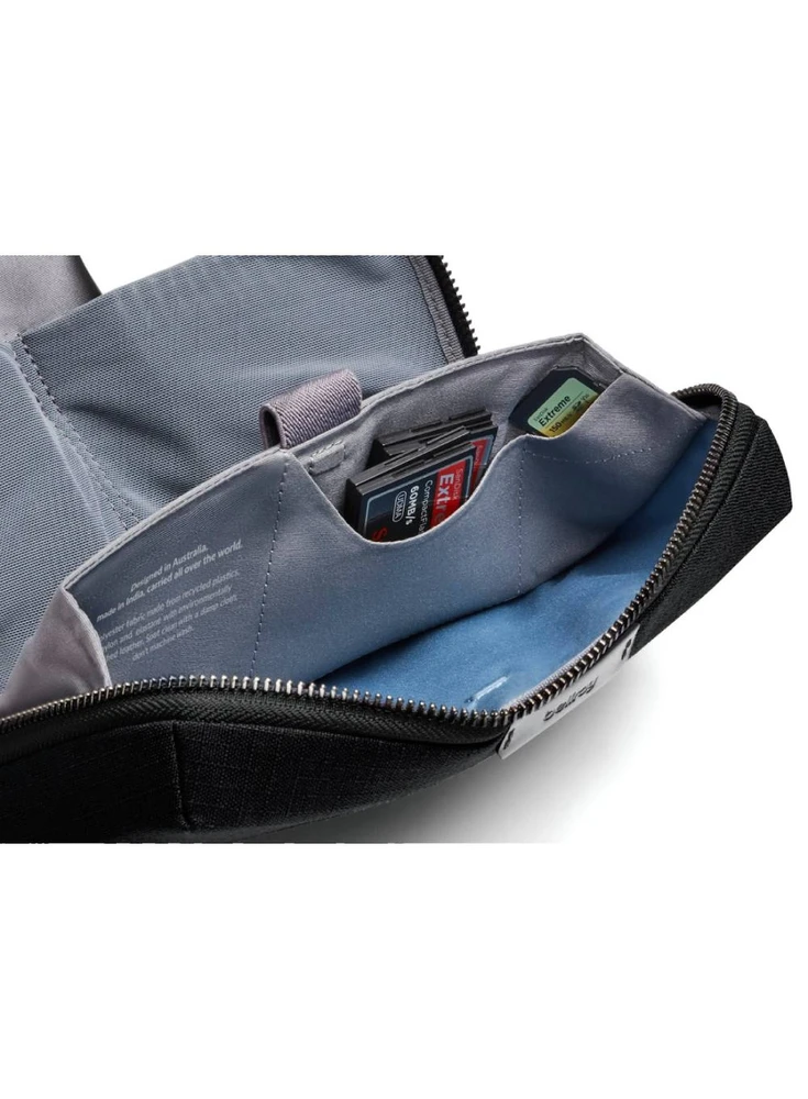 „Bellroy Tech Kit“ – mobiliųjų priedų organizatorius (juodas)