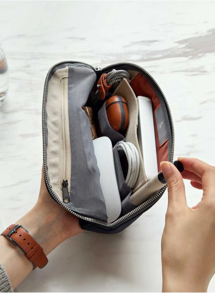 Bellroy Desk Caddy - organizer na priedai mobilne (slate)