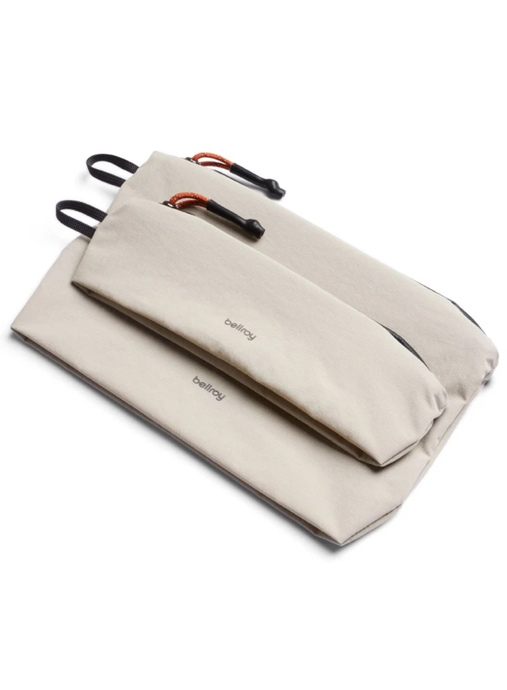Cometic „Bellroy Lite Pouch Duo“ – dviejų kelionių organizatorių rinkinys (18 cm x 27 cm x 1,5 cm ir 8 cm x 23 cm x 6 cm) (pelenų spalvos)