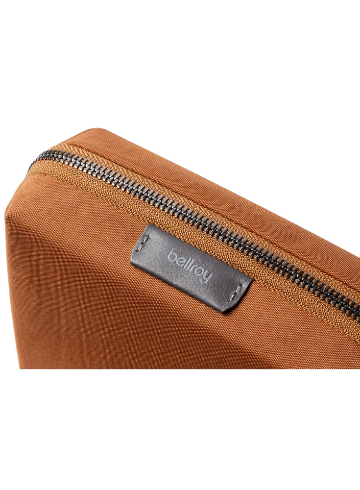 Skrzynkazdrewna „Bellroy Tech Kit Compact“ – mobiliųjų priedų organizatorius (bronzos spalvos)