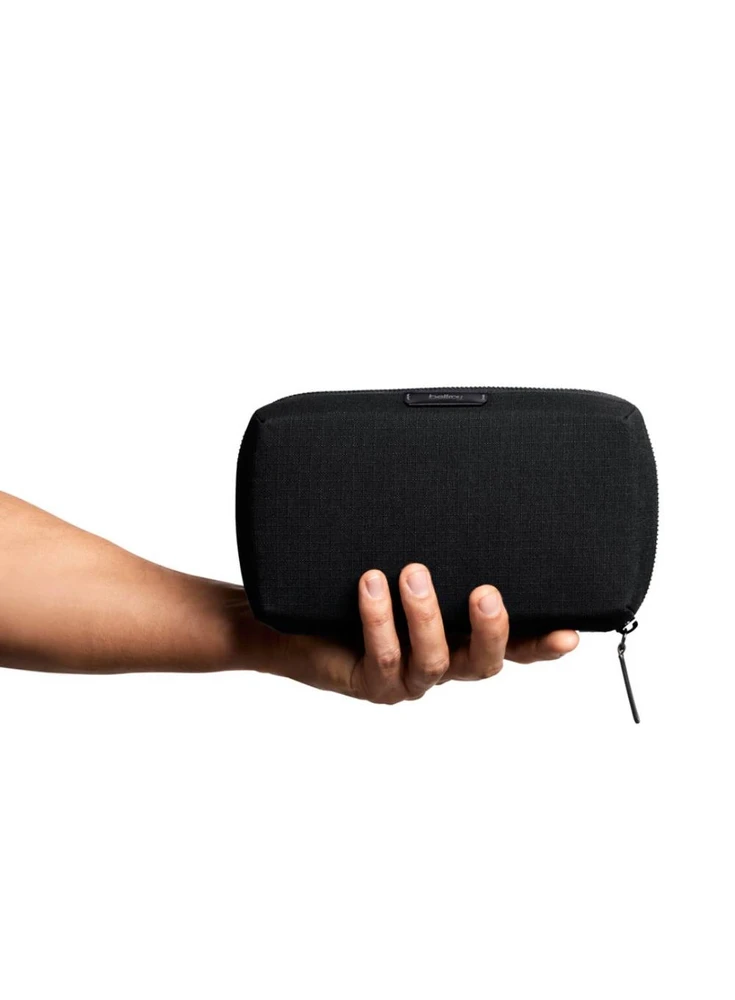 „Bellroy Tech Kit“ – mobiliųjų priedų organizatorius (juodas)