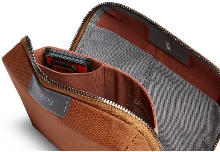 Skrzynkazdrewna „Bellroy Tech Kit Compact“ – mobiliųjų priedų organizatorius (bronzos spalvos)
