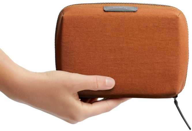 Skrzynkazdrewna „Bellroy Tech Kit Compact“ – mobiliųjų priedų organizatorius (bronzos spalvos)
