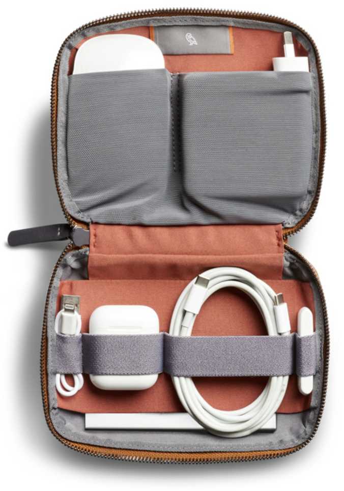 Skrzynkazdrewna „Bellroy Tech Kit Compact“ – mobiliųjų priedų organizatorius (bronzos spalvos)
