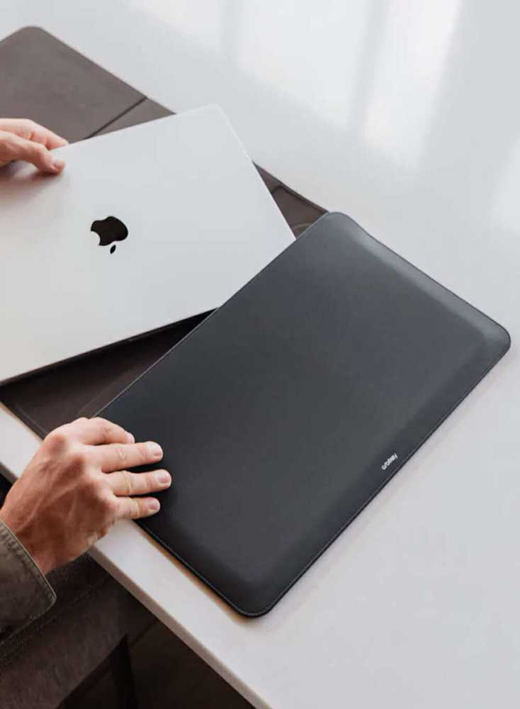 „Orbitkey“ – hibridinis nešiojamojo kompiuterio dėklas – juodas