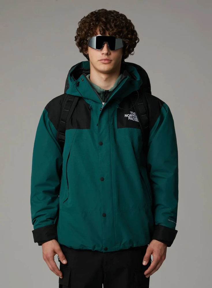 The North Face NF0A52S3KT01 62 l kelioninis krepšys, perdirbtas plastikas, termoplastinis poliuretano elastomeras (TPU), juodas