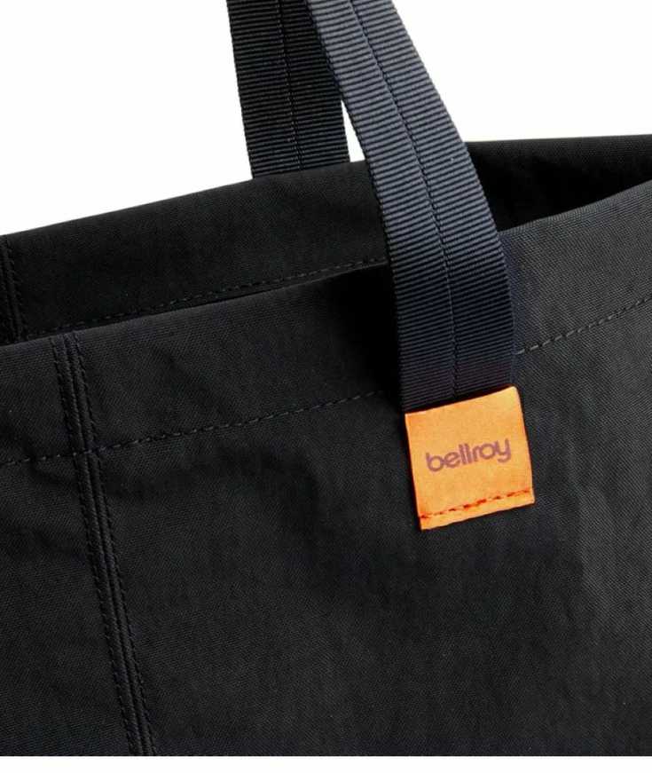 Bellroy City Tote - torba na ramię 10L (juodas)
