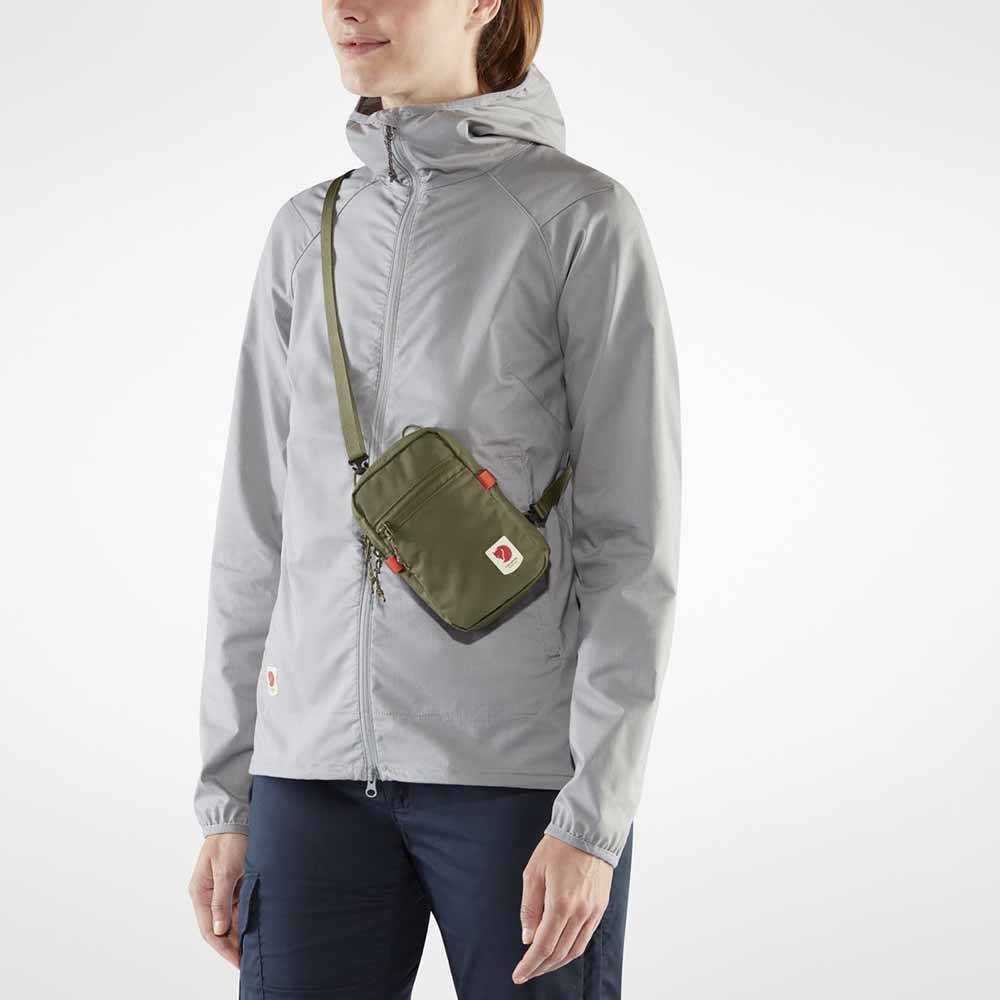 Carruzzo Fjällräven High Coast Pocket Poliamidas Juoda Unisekso stiliaus Ant peties nešiojama rankinė