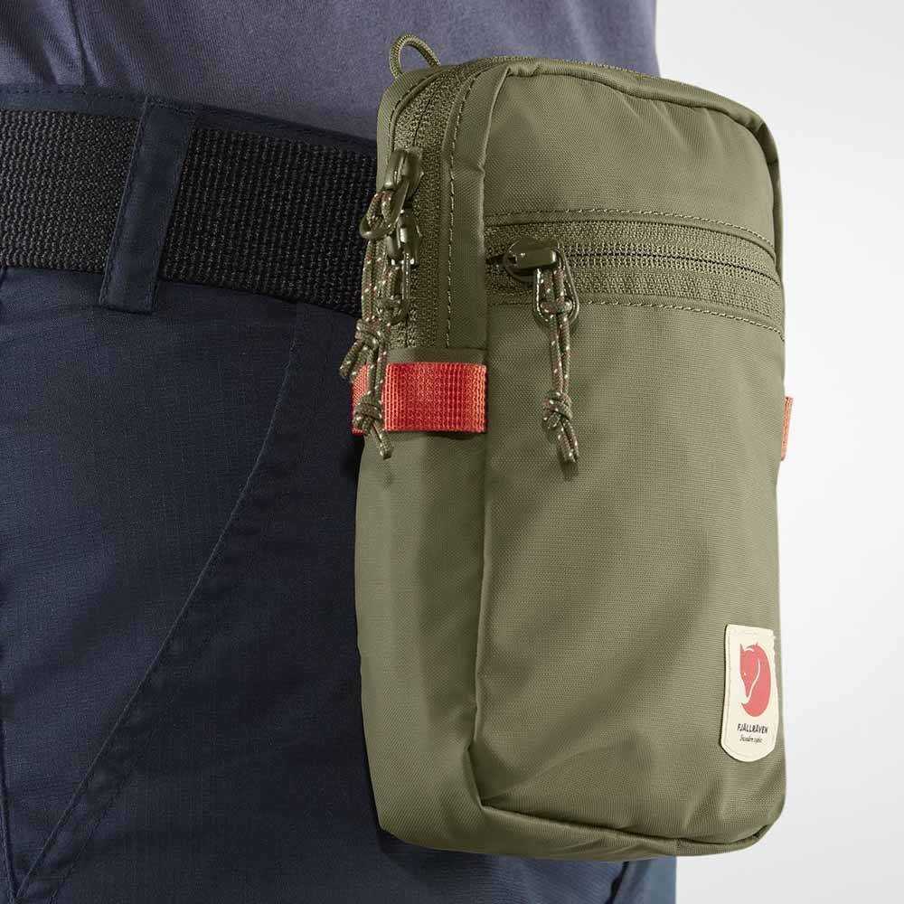 Carruzzo Fjällräven High Coast Pocket Poliamidas Juoda Unisekso stiliaus Ant peties nešiojama rankinė