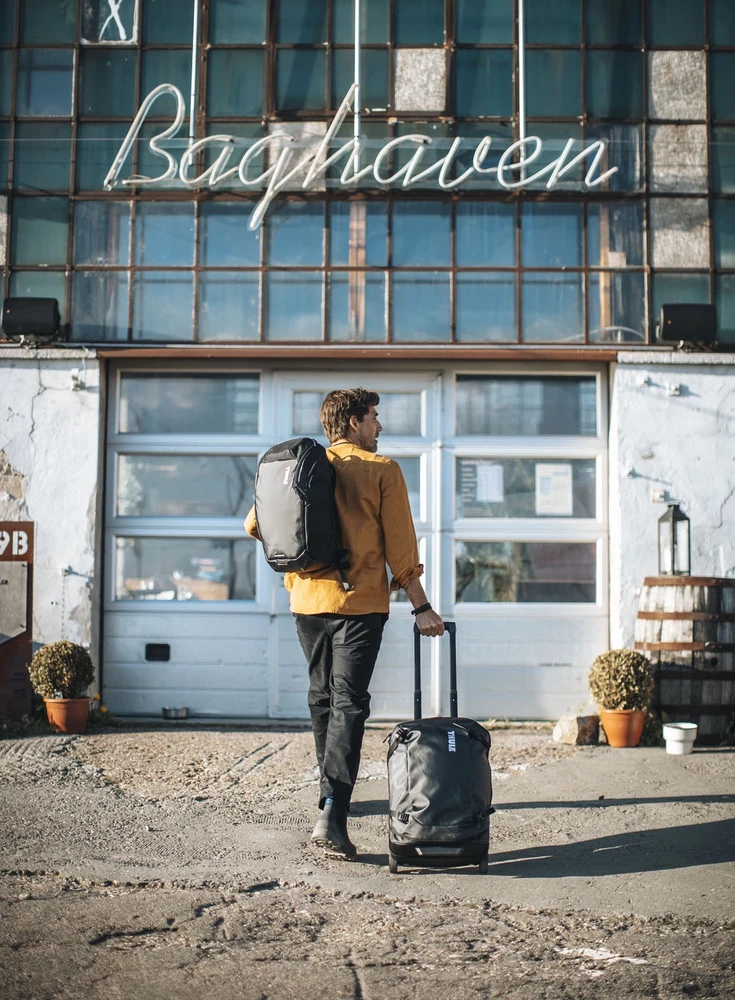 Kelioninis Thule | Carry-on Wheeled Duffel Suitcase, 55cm | Chasm | Luggage | Atsparus vandeniui | Juodas