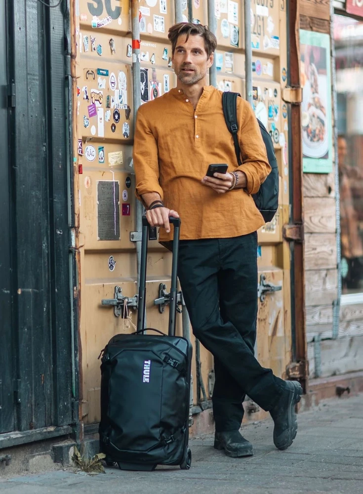 Kelioninis Thule | Carry-on Wheeled Duffel Suitcase, 55cm | Chasm | Luggage | Atsparus vandeniui | Juodas