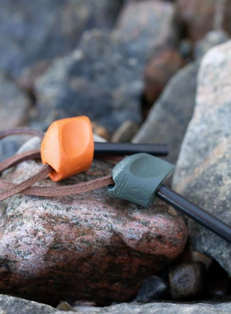 Light My Fire Pritemdykite „My Fire Tinder“. FireKnife Bio Cocoshell peiliui