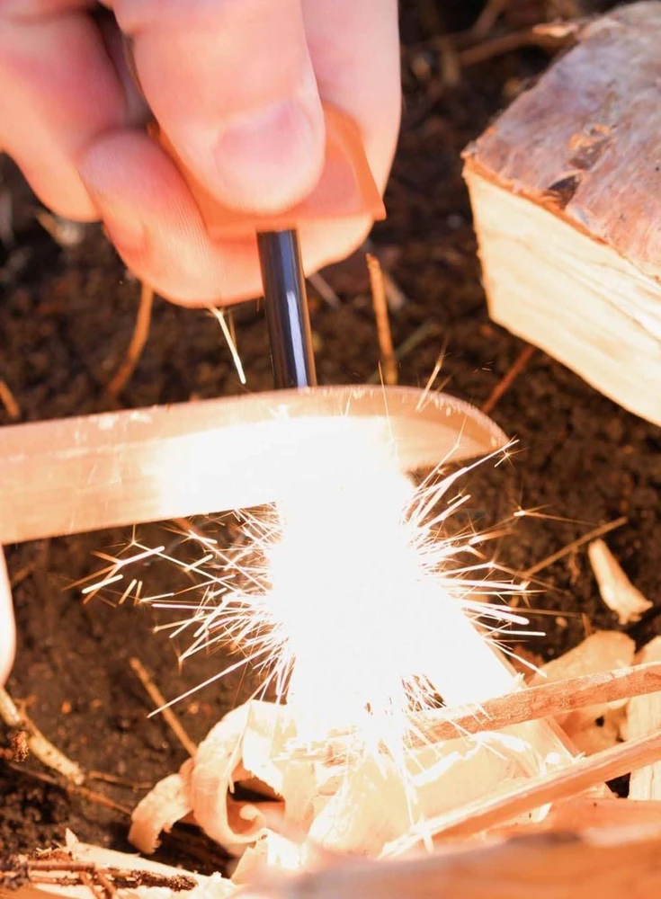 Light My Fire Pritemdykite „My Fire Tinder“. FireKnife Bio Cocoshell peiliui