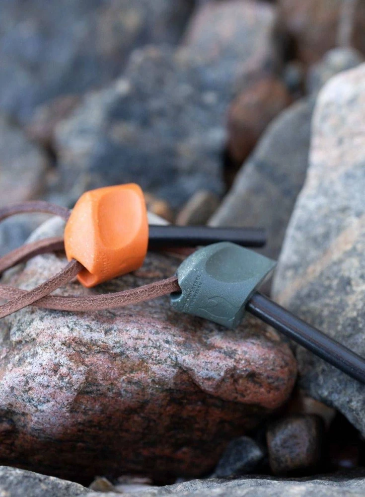 Light My Fire Pritemdykite „My Fire Tinder“. FireKnife Bio Cocoshell peiliui